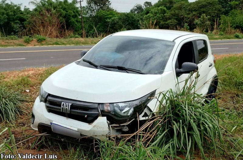 Adolescente sofre acidente de moto em Vicinal Iacri/ Bastos